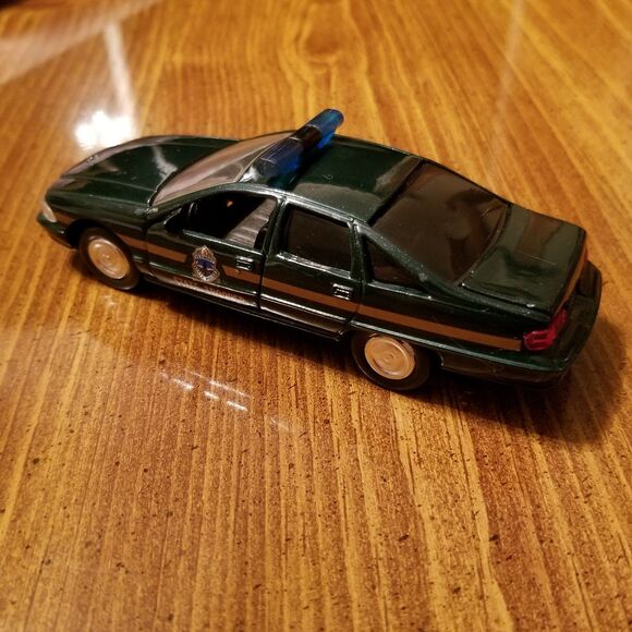 Vermont State Police Road Champs die cast police car 1:43 scale - Picture 6 of 9